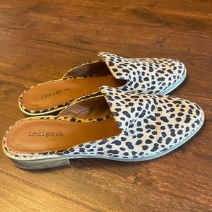 Leopard print slides!